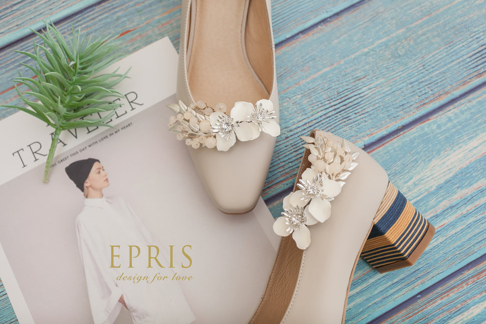 素面方頭粗跟鞋＋五月雪滿天星飾扣 - EPRIS艾佩絲手工婚宴男女鞋《結婚吧》