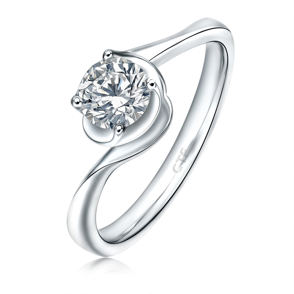 「唯愛」系列18K白色黃金美鑽戒指 - 周大福珠寶【高雄大立百貨專櫃】《結婚吧》